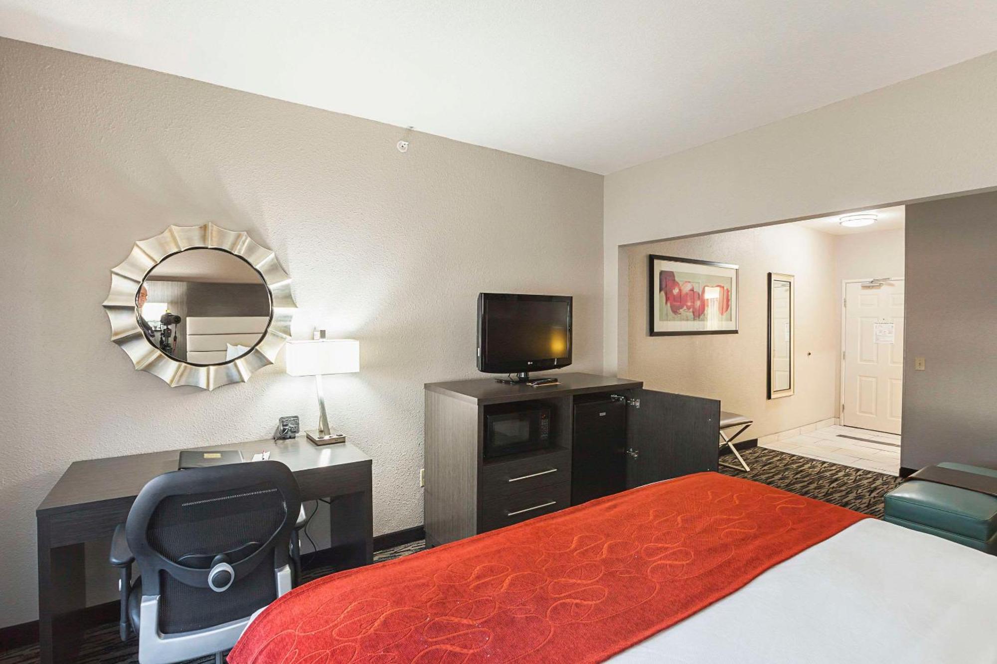 Comfort Suites Lewisville Bagian luar foto